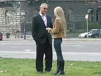 nişanlı kız sakso çektiriyor  resmi