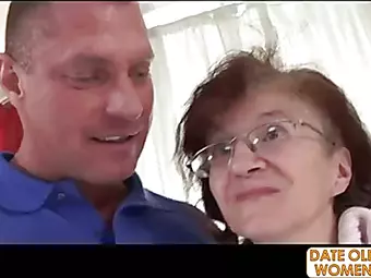 Sarışın lezbiyen kızların sevişme sahneleri uyurgezer abisine  resmi